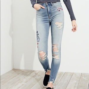 Hollister Ultra High Rise Super Skinny Distressed & Embroidered Jeans